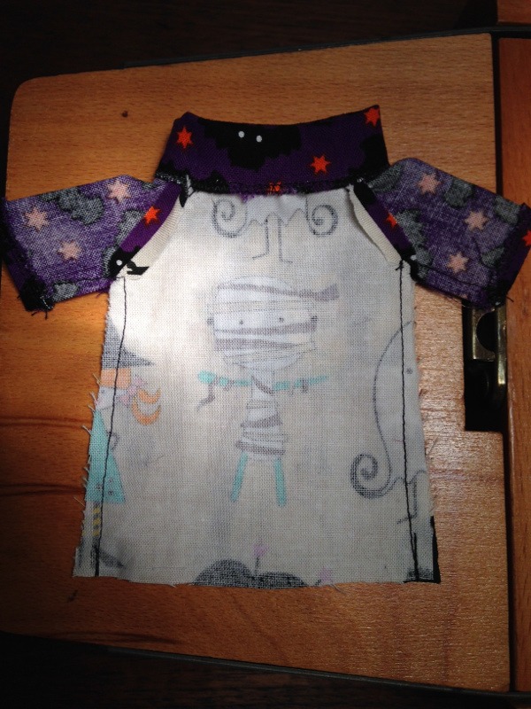 Blythe raglan dress sewing pattern - sew side seams